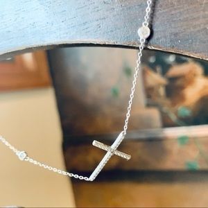 ✨💛 Silver Plated Demi - Fine Crystal Cross with Crystals On Chain ✨✨